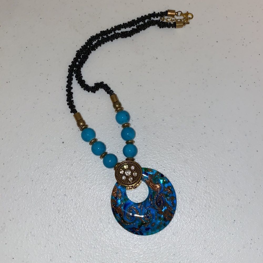 2 Statement Necklaces with Circular Pendants - Picture 4 of 7